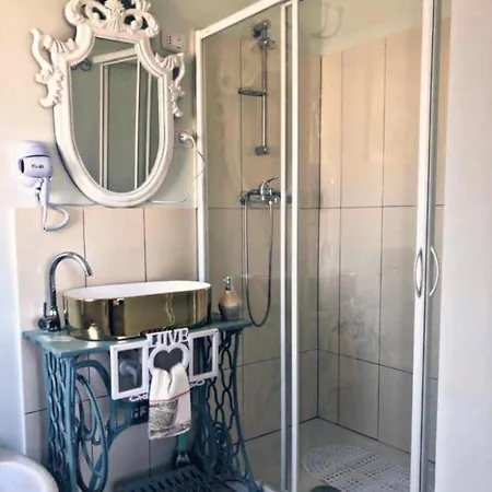 La Dimora Porto Economy Guest house